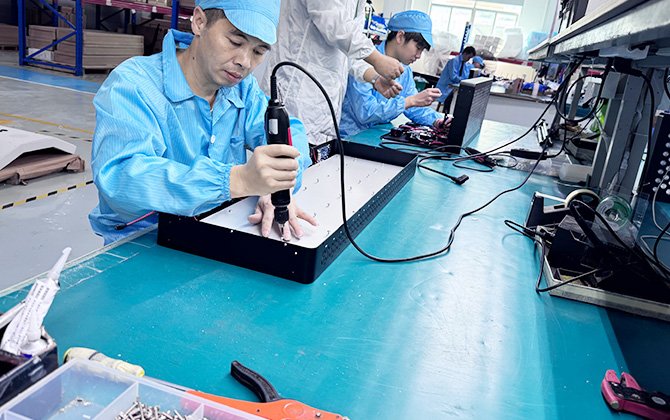 RICOVSUN red light therapy panel manufacturing production line (10)