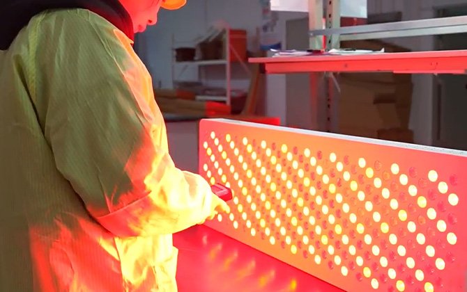 RICOVSUN red light therapy panel manufacturing production line (27)