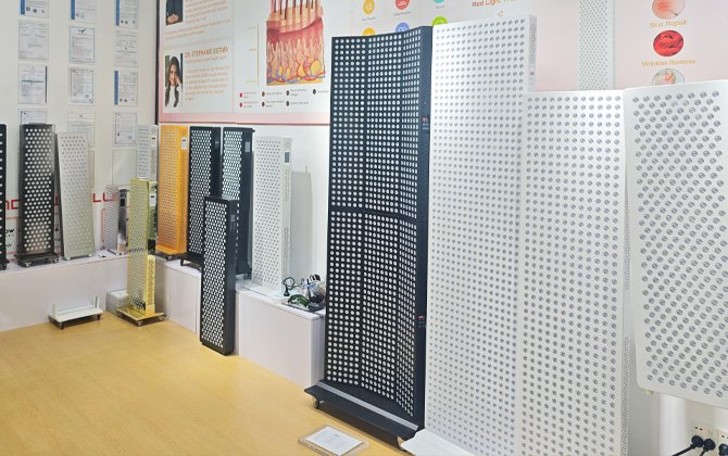RICOVSUN red light therapy product showroom and sample display