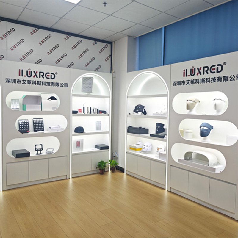 RICOVSUN red light therapy product showroom and sample display (5)