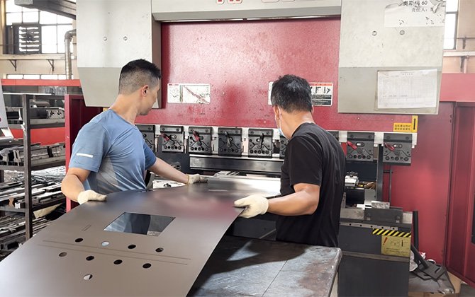 Fiber Laser Cutting Machine